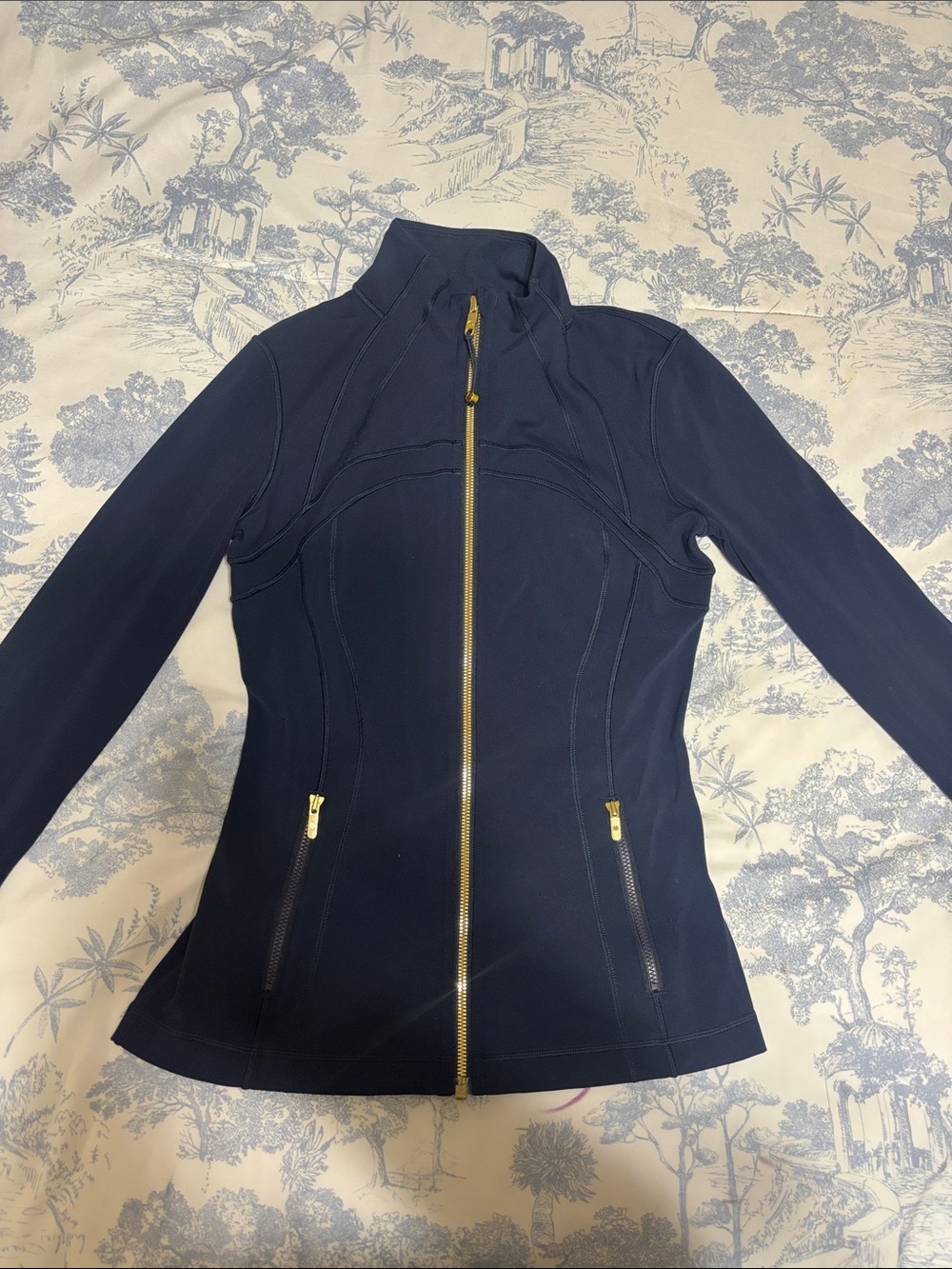 Lululemon define jacket navy blue gold zipper size 6